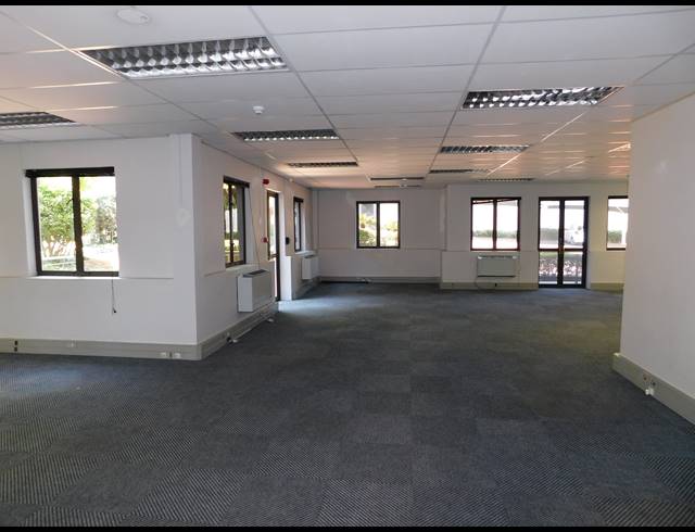 1,578M² OFFICE TO LET IN HYDE PARK